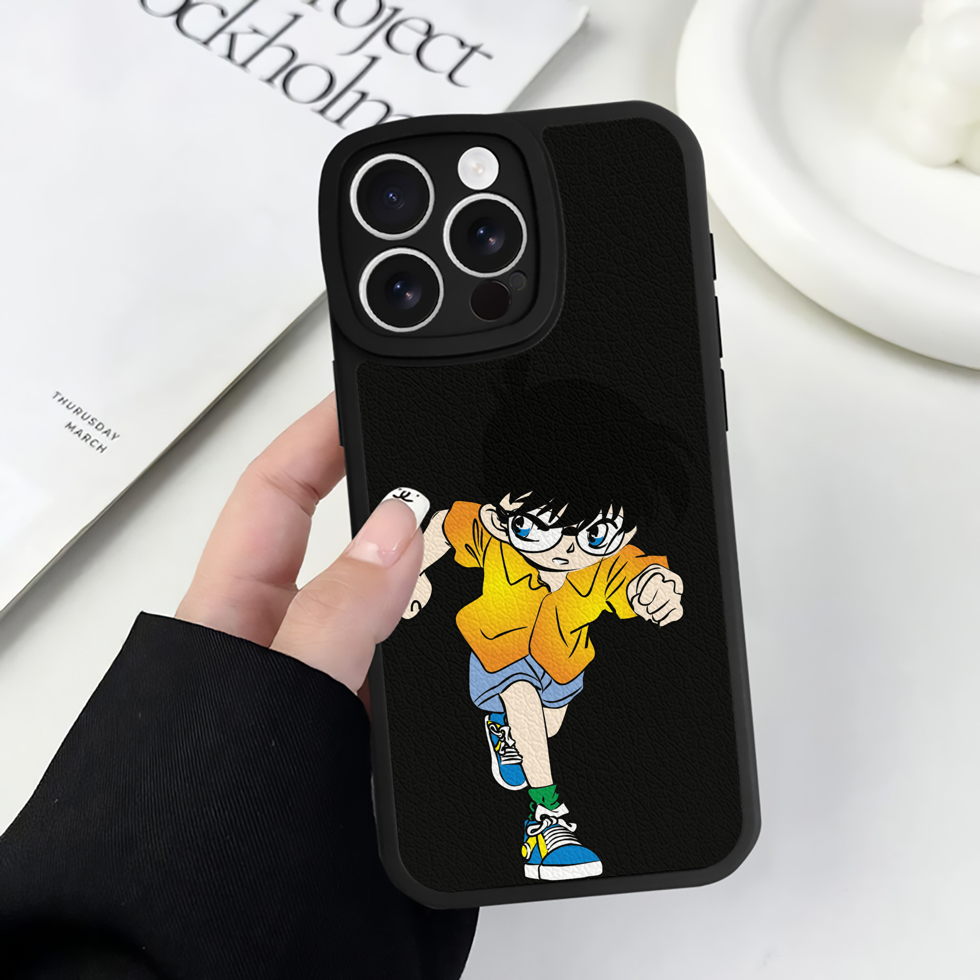 （画像用） 名探偵コナン 江戸川 コナン Detective Conan Conan Edogawa 【iPhone 16シリーズ対応】シリコンスマホケース（レザー調） 材質：シリコン